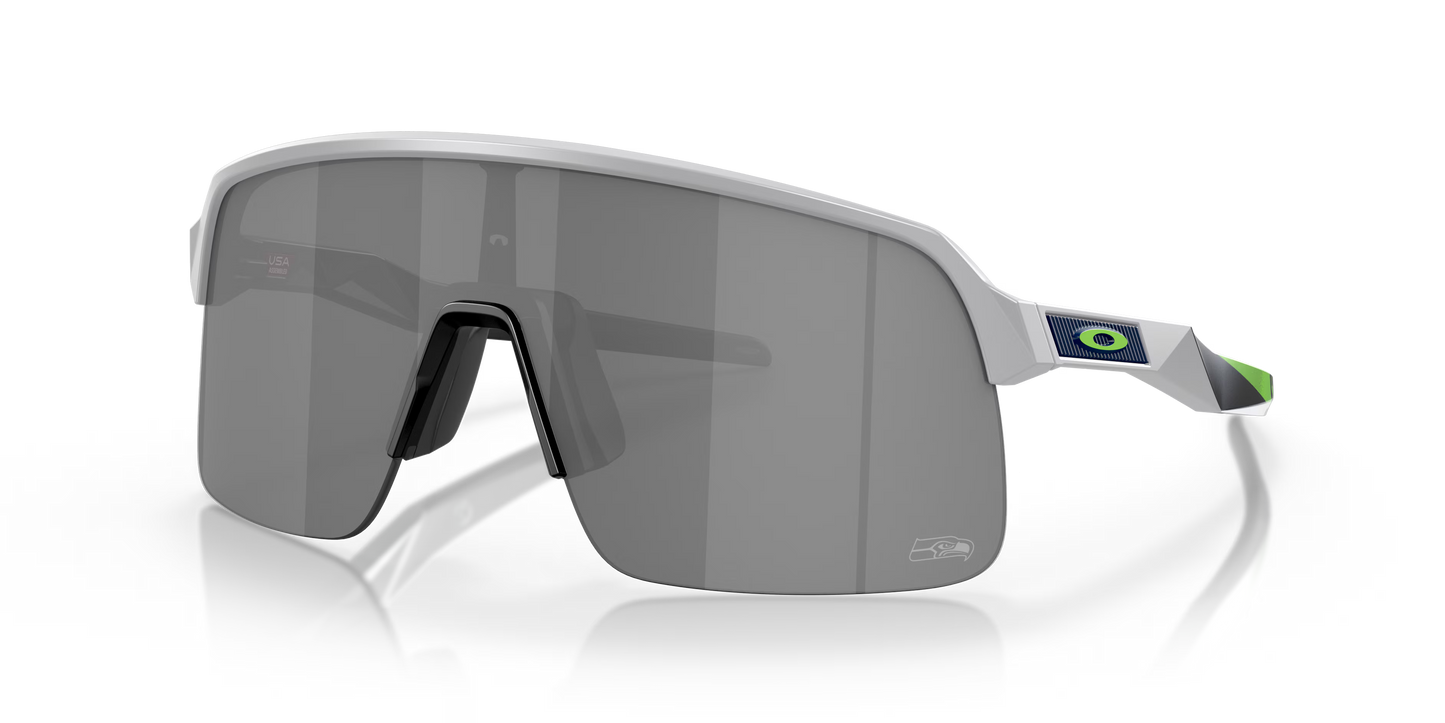 Oakley Seattle Seahawks Sutro Lite - vista frontal cuarto